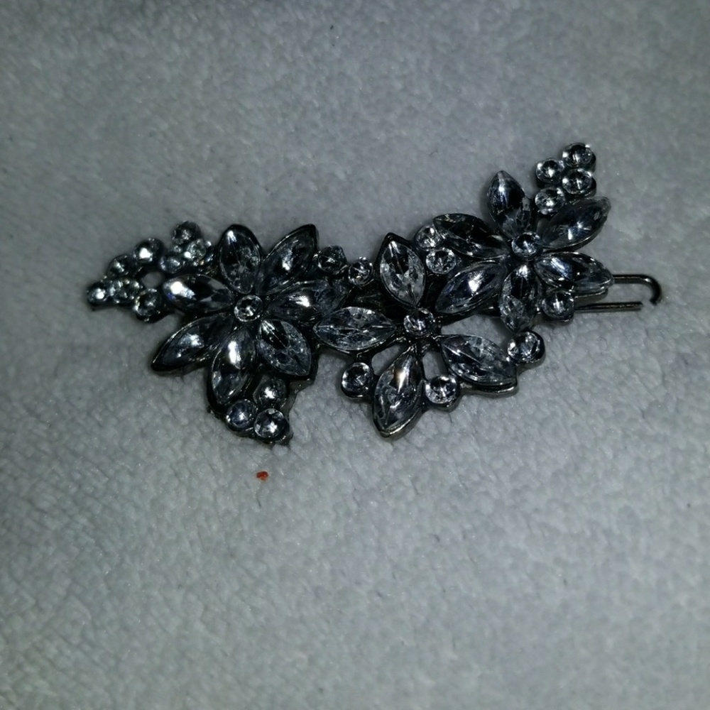 Flower hairpin